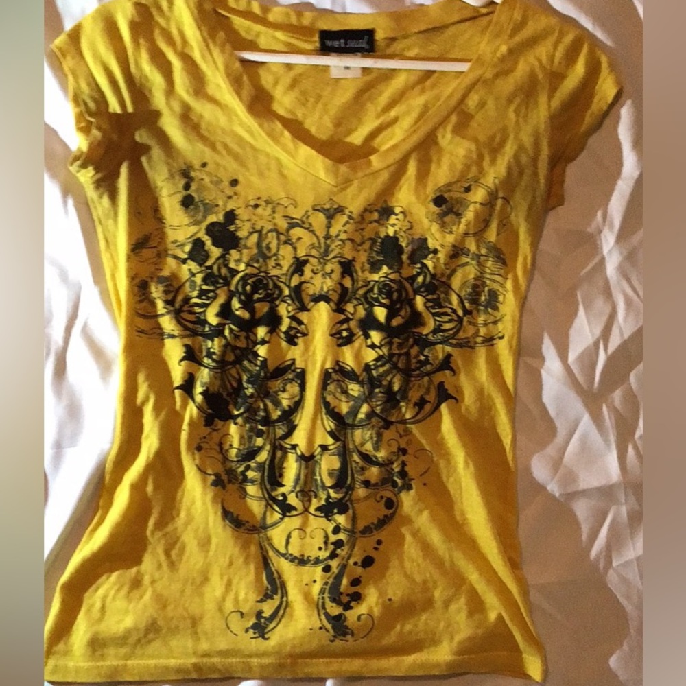 yellow graphic t shirt extra short sleeves